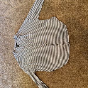 oversized flowy striped gray T-shirt
